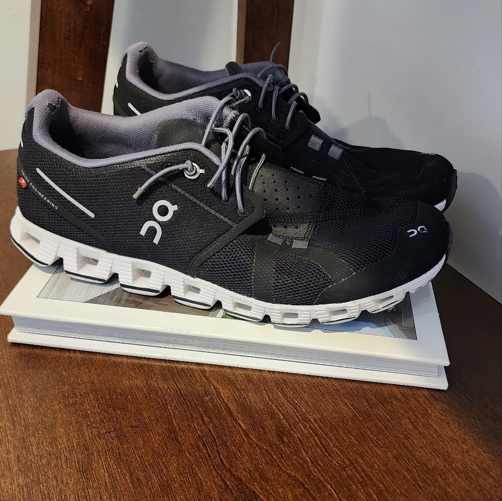 On Cloud Black Black White Women's Size 9.5 Running Shoe
